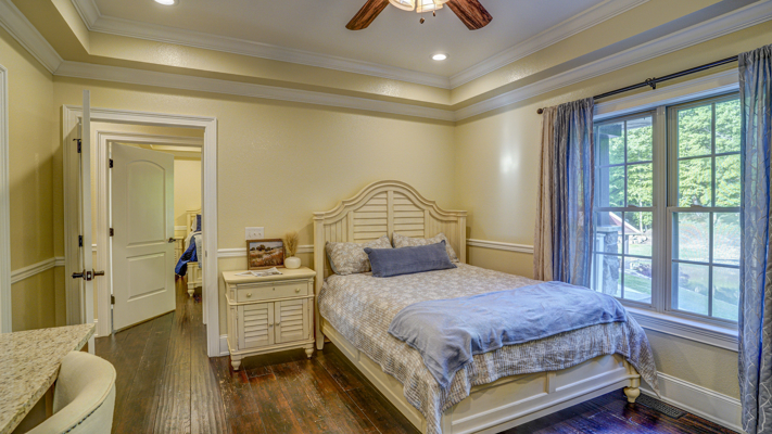 Luxury Home for Sale in Bluff City!