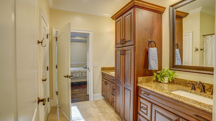 Luxury Home for Sale in Bluff City!