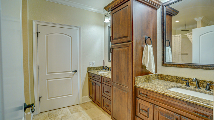 Luxury Home for Sale in Bluff City!