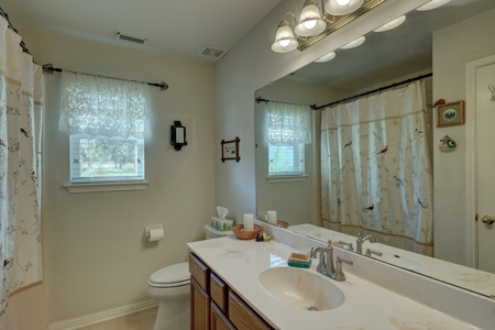 3/2 Brick home on Acreage in Harper TX! - image 11