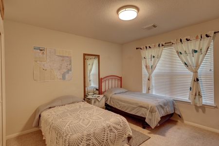 3/2 Brick home on Acreage in Harper TX! - image 10