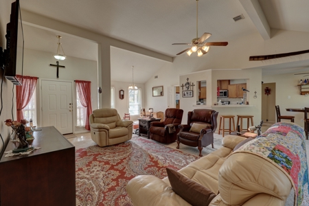 3/2 Brick home on Acreage in Harper TX! - image 5