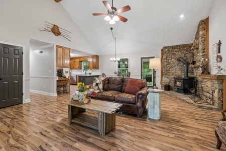 Country Home for Sale in Maury County, Tennessee - image 10