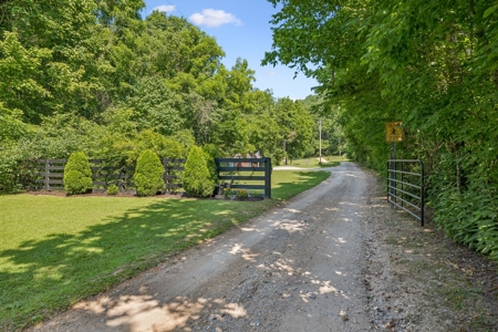 Country Home for Sale in Maury County, Tennessee - image 30