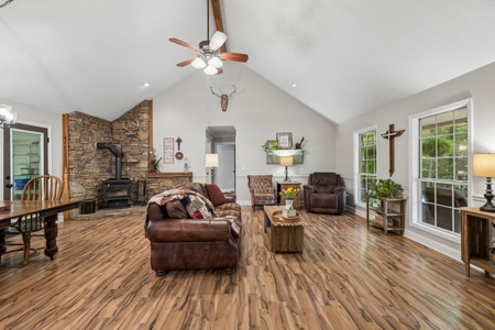 Country Home for Sale in Maury County, Tennessee - image 9