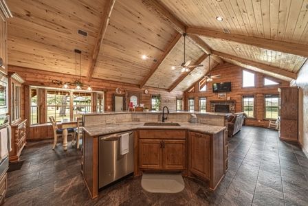 Breathtaking Custom Log Home with Pool on 11 Acres - image 8