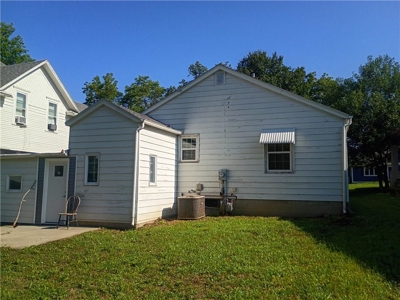 Fully Remodeled Historic Charmer in Stanberry – Move-In Ready! - image 4
