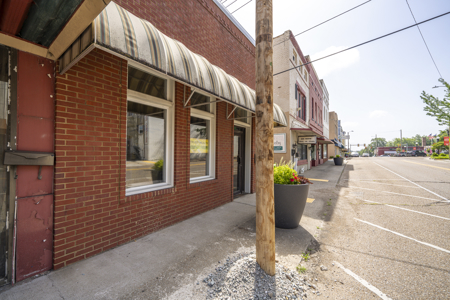 Turnkey Commercial Space for Sale in McKenzie, TN - image 3