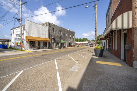 Turnkey Commercial Space for Sale in McKenzie, TN - image 5