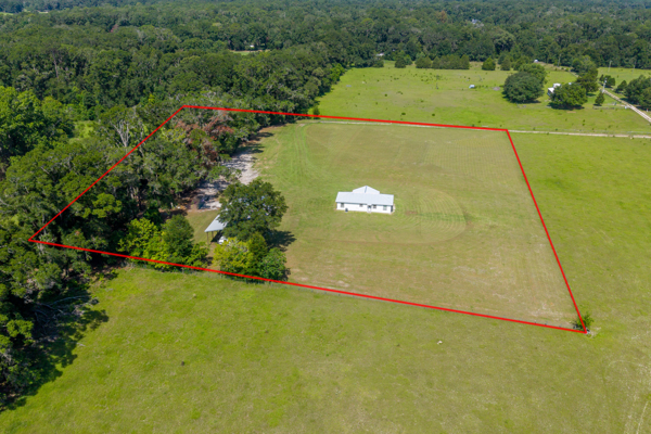 Beautiful 2022 Custom Home on 5 acres in High Springs