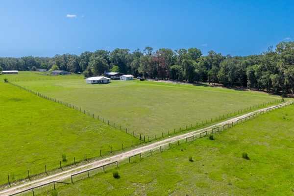 Beautiful 2022 Custom Home on 5 acres in High Springs