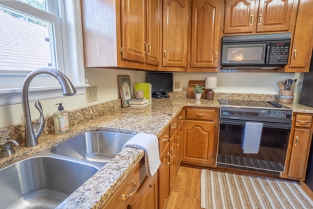 2 Bedroom 2 Bath One-level Garden Home in Holly Hills Subdivision - image 15