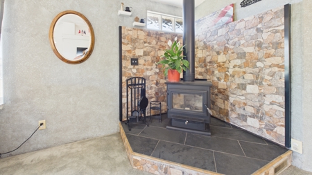 Home with large greenhouse on 20 Acres near the Salmon River - image 7