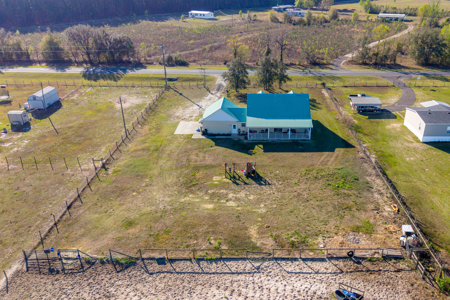 3-Bedroom, 2.5-Bath Home on 6.26 Acres in Bronson FL  Levy County - image 5