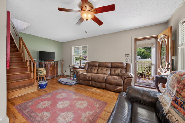 Cottage Home for Sale in Pembroke VA