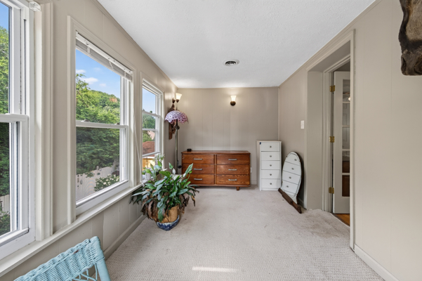 Cottage Home for Sale in Pembroke VA