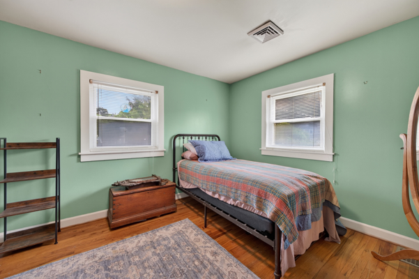 Cottage Home for Sale in Pembroke VA