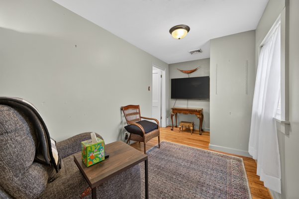 Cottage Home for Sale in Pembroke VA