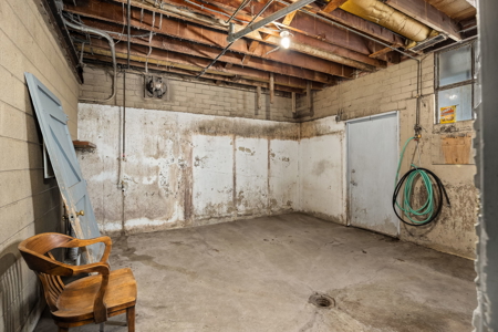 Prime Commercial Opportunity with Exceptional Highway Visibility! - image 33
