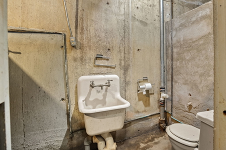 Prime Commercial Opportunity with Exceptional Highway Visibility! - image 39