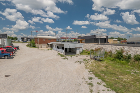 Prime Commercial Opportunity with Exceptional Highway Visibility! - image 7