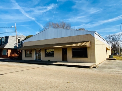 Commercial Building in Potts Camp, MS near Interstate 22 - image 5