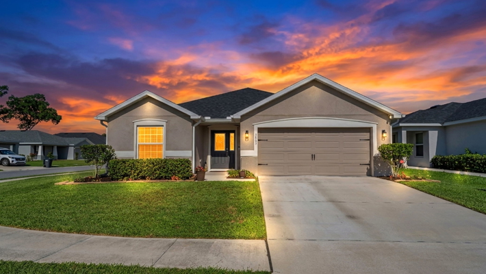 Country Home, 3/2, Practically brand new, Open Floor Plan