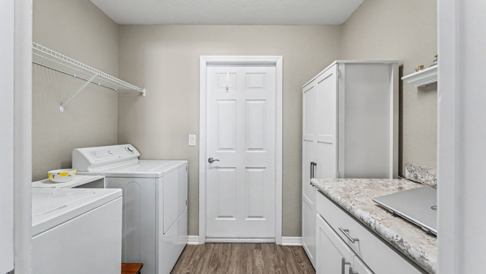 Country Home, 3/2, Practically brand new, Open Floor Plan