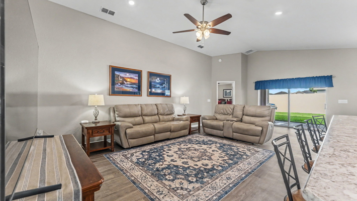 Country Home, 3/2, Practically brand new, Open Floor Plan