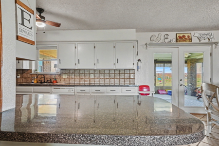 Equine property with House in Jackson County Okla - image 19
