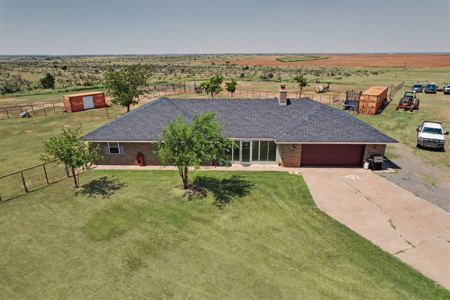 Equine property with House in Jackson County Okla - image 6