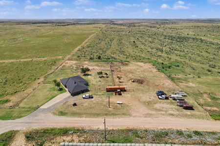 Equine property with House in Jackson County Okla - image 4