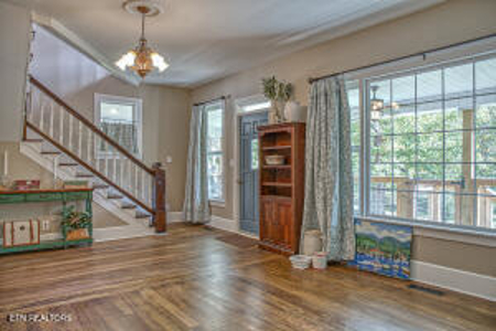 Classic 1907 Victorian masterpiece with nearly 3,400 sq ft - image 14