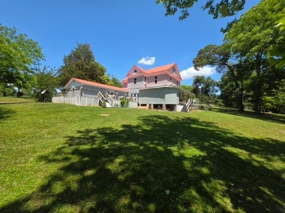 Classic 1907 Victorian masterpiece with nearly 3,400 sq ft - image 1