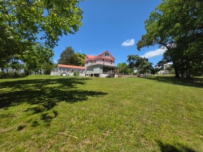 Classic 1907 Victorian masterpiece with nearly 3,400 sq ft - image 2