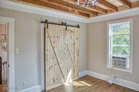 Classic 1907 Victorian masterpiece with nearly 3,400 sq ft - image 23
