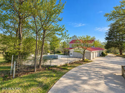 Classic 1907 Victorian masterpiece with nearly 3,400 sq ft - image 4