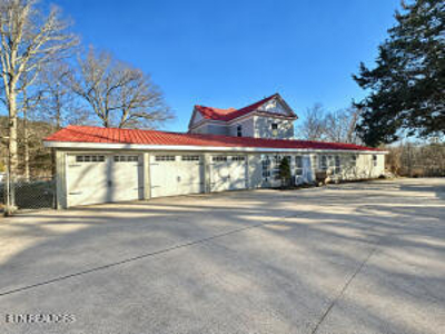 Classic 1907 Victorian masterpiece with nearly 3,400 sq ft - image 5