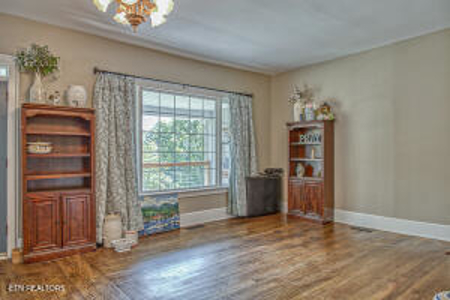 Classic 1907 Victorian masterpiece with nearly 3,400 sq ft - image 13