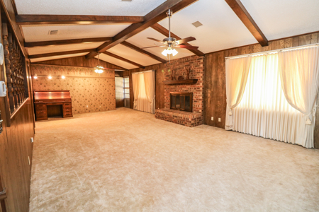 Amazing Home in EARTH, TX-Spacious 3/2/2 with a BASEMENT! - image 1