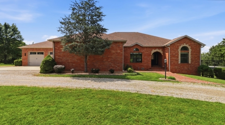 Lakefront Home with 5 BR, 3 BA on 9.64 Acres in West Plains, MO - image 4