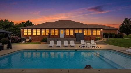 Lakefront Home with 5 BR, 3 BA on 9.64 Acres in West Plains, MO - image 2