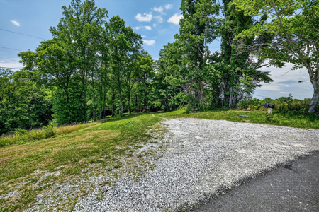 Escape to the beauty of the countryside with this exceptional pro - image 3