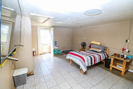 Great Starter Home or Investment Property! 3/2 W/Barn and Storage - image 13