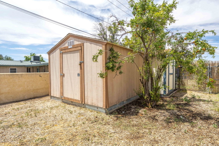 Home For Sale On Spacious Corner Lot In Las Cruces, NM - image 2