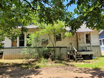 Investment Property in Paris, TX with Rental Income - image 4