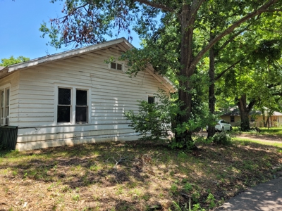 Investment Property in Paris, TX with Rental Income - image 8