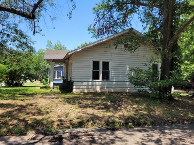 Investment Property in Paris, TX with Rental Income - image 7
