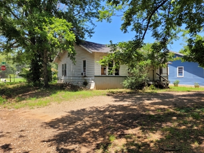 Investment Property in Paris, TX with Rental Income - image 3