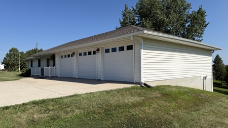 Home For Sale in Daily Addition - Bethany, MO - image 9